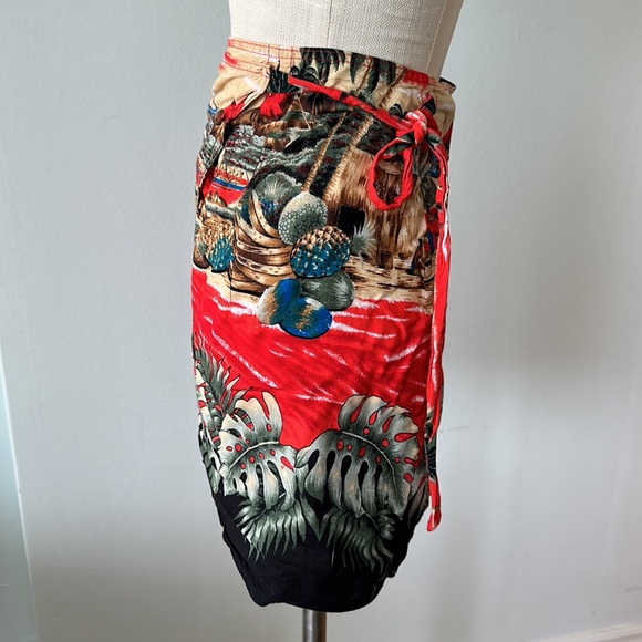 Vintage Polynesian print beach wrap skirt - Picture 2 of 6